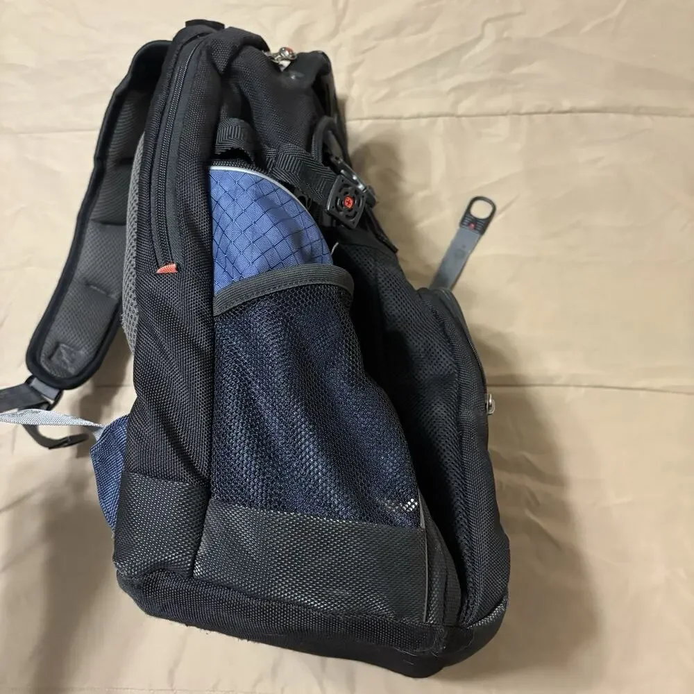 SWISSGEAR by Wenger Large Black/Blue/Gray Backpack Zip, Padded, Fits 15